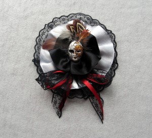 Venecian mask brooch carnival Fabric brown black pheasant feathers bow Gothic