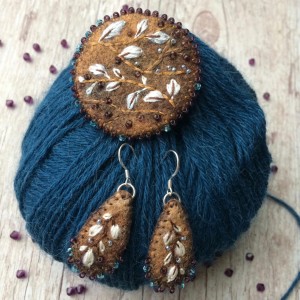 Handmade felt embroidered pin + earrings Waiting for spring
