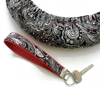 paisley-black-white-red-set