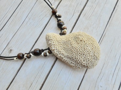 Natural-white-coral-pendant-leather-necklace-handmade-jewelry-ladies-fashion-jewelery-homemade-jewellery-shop-shops-Etsy-shopping