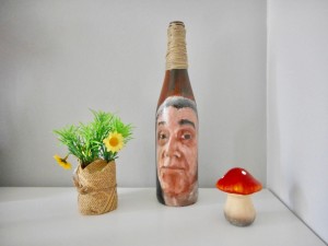 Portrait art bottle