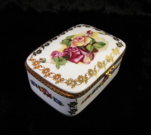 Limoges Hinged Trinket Box by Gout de Ville