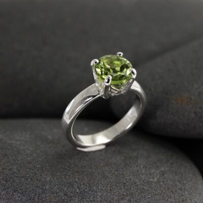 Peridot-Gemstone-Ring-in-Silver