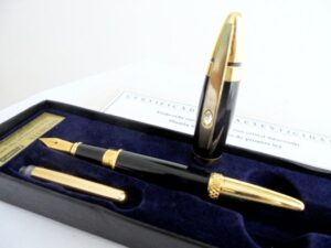 Fountain pen lacquè black with SWAROVSKI white crystal and in gold 24K GP In gift box with certificate Graduation gift Mother’s day Birthday