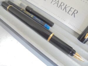 PARKER RIALTO fountain pen lacquè black color and gold Original in gift box with garantee Gift for him or her Graduation Confirmation Father