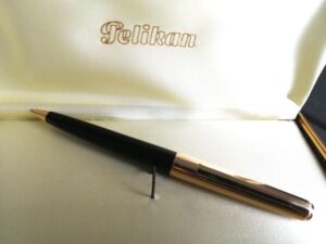 PELIKAN 30 ball pen in Rolled Gold and black In gift box