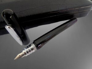 MILLe9CeNTO MILLE 9 CENTO fountain pen lacque black color and chromed Original in gift box