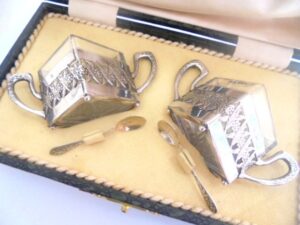 SALT & PEPPER SAUCERS table set by Matthew Linwood silver 800 Biermingham and crystal Original in gift box 1920s