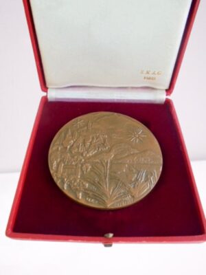 HAUTES ALPES DEPARTEMENT Bronze medal heraldic paperweight Monnaie de Paris Engraver Querolle Original 1977 for desk and Collectors